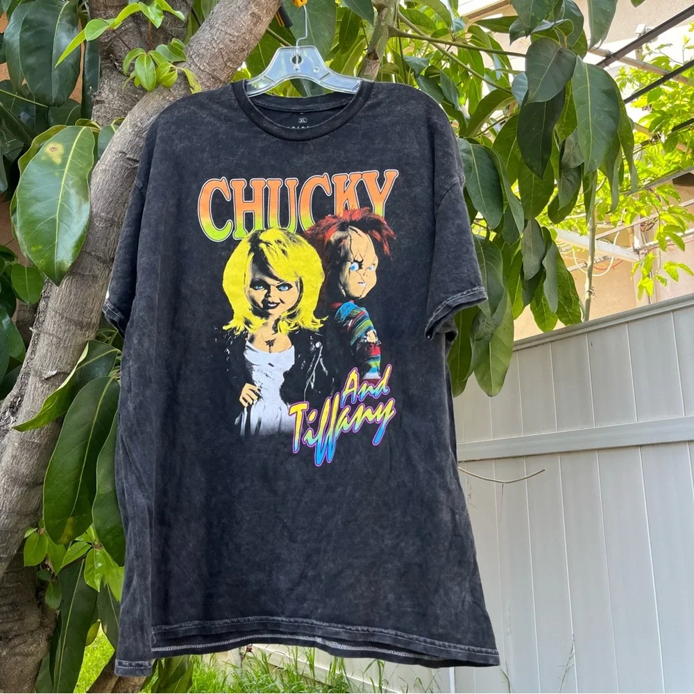 Chucky And Tiffany Bride Of Chucky Graphic T-Shirt.